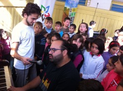 Mii de elevi au cantat imnul campaniei „Muresul Recicleaza Deseurile"