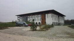 Casa Vlasia, primul sistem ecorezidential din Romania, si-a deschis portile