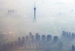China declara razboi poluarii: Natura ne-a trimis un semnal urgent
