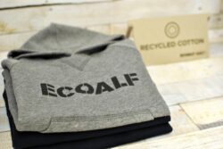235 grame de plase de pescuit reciclate = 1 metru de material textil ECOALF