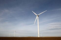 Un producator de componente pentru turbine eoliene muta o parte a productiei din China in Romania