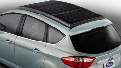 Compania Ford a prezentat o masina noua cu panouri solare
