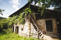 Geoparcul Platoul Mehedinti - Arhitectura traditionala si natura in imagini