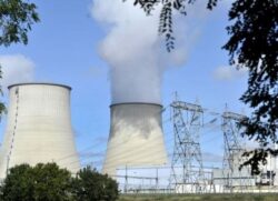 Arestari in scandalul dronelor de deasupra centralelor nucleare din Franta