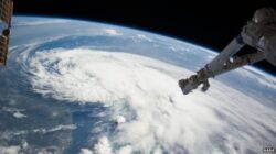 Avem prea mult gunoi, il ducem in spatiu si tragem in el cu lasere